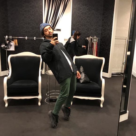 Meet your Posher, Andrew!! :) - Picture 4 of 5